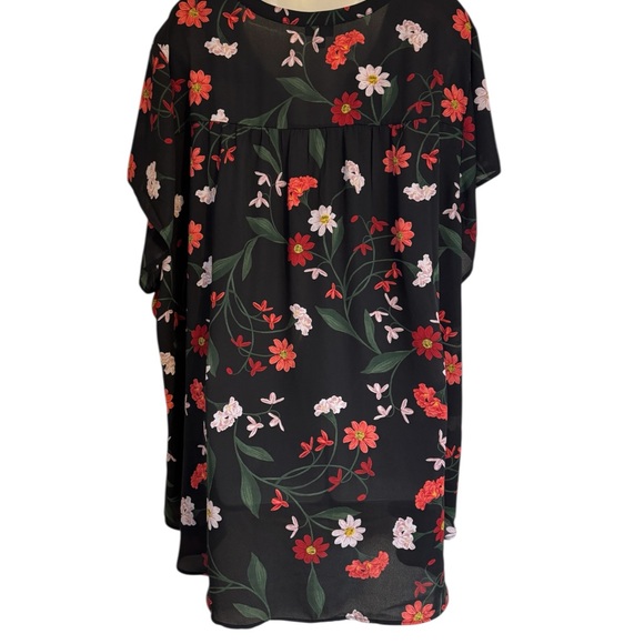 Torrid Black Floral Blouse Spring/Summer  PLUS: 5X      #P - Picture 5 of 9